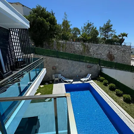 Yakisikli Bodrum Vue Avec Piscine Privee Milas