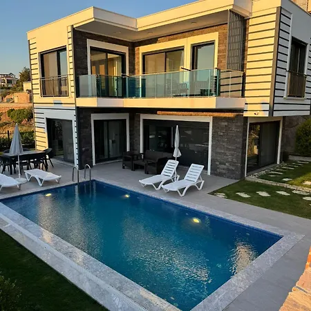 Yakisikli Bodrum Vue Avec Piscine Privee