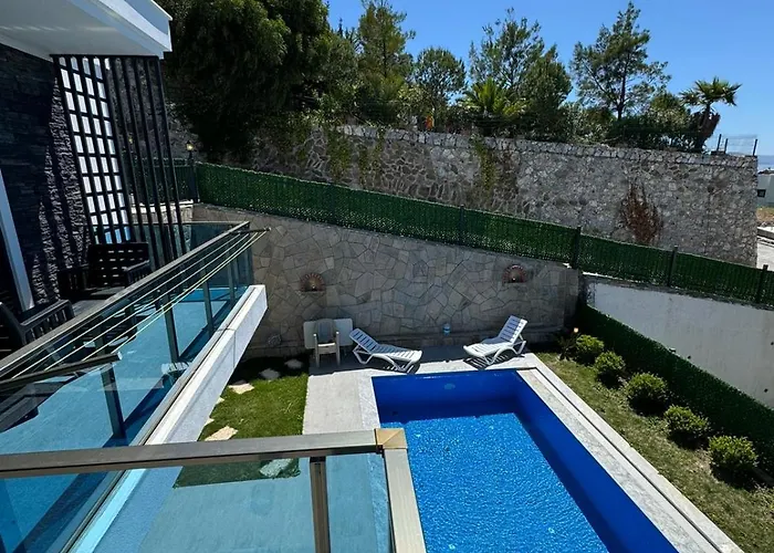 Yakisikli Bodrum Vue Avec Piscine Privee Milas