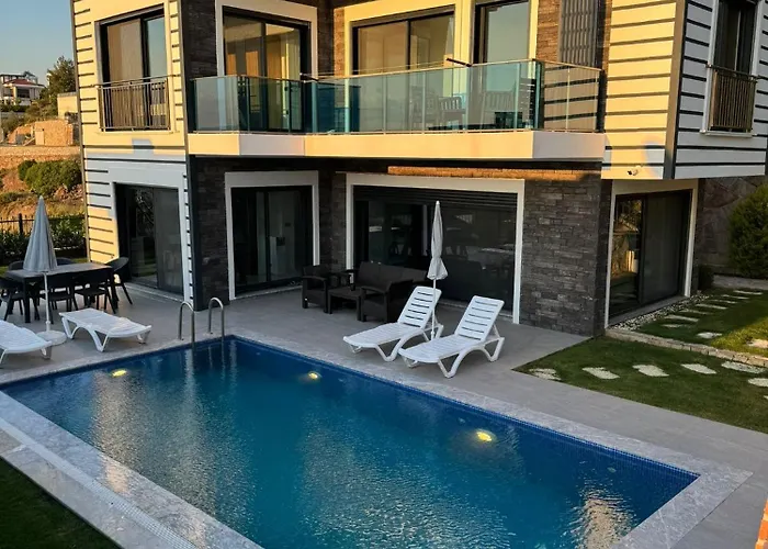 Yakisikli Bodrum Vue Avec Piscine Privee